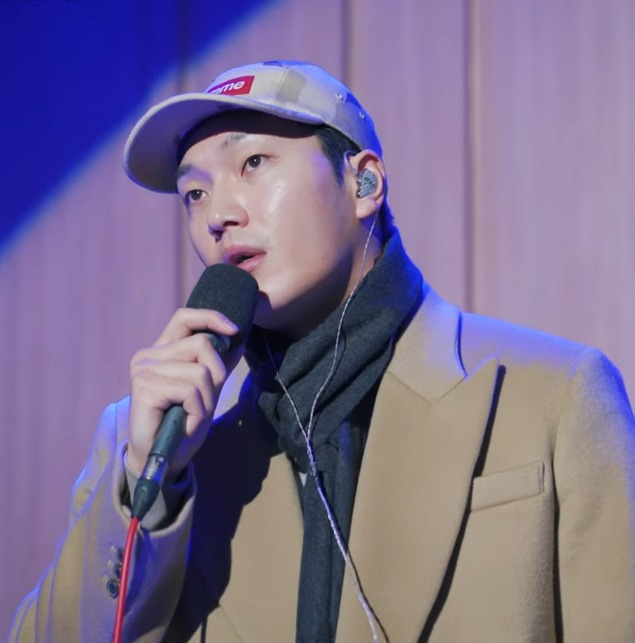 사진: SBS 라디오 / CC BY 3.0 (위키미디어 공용)